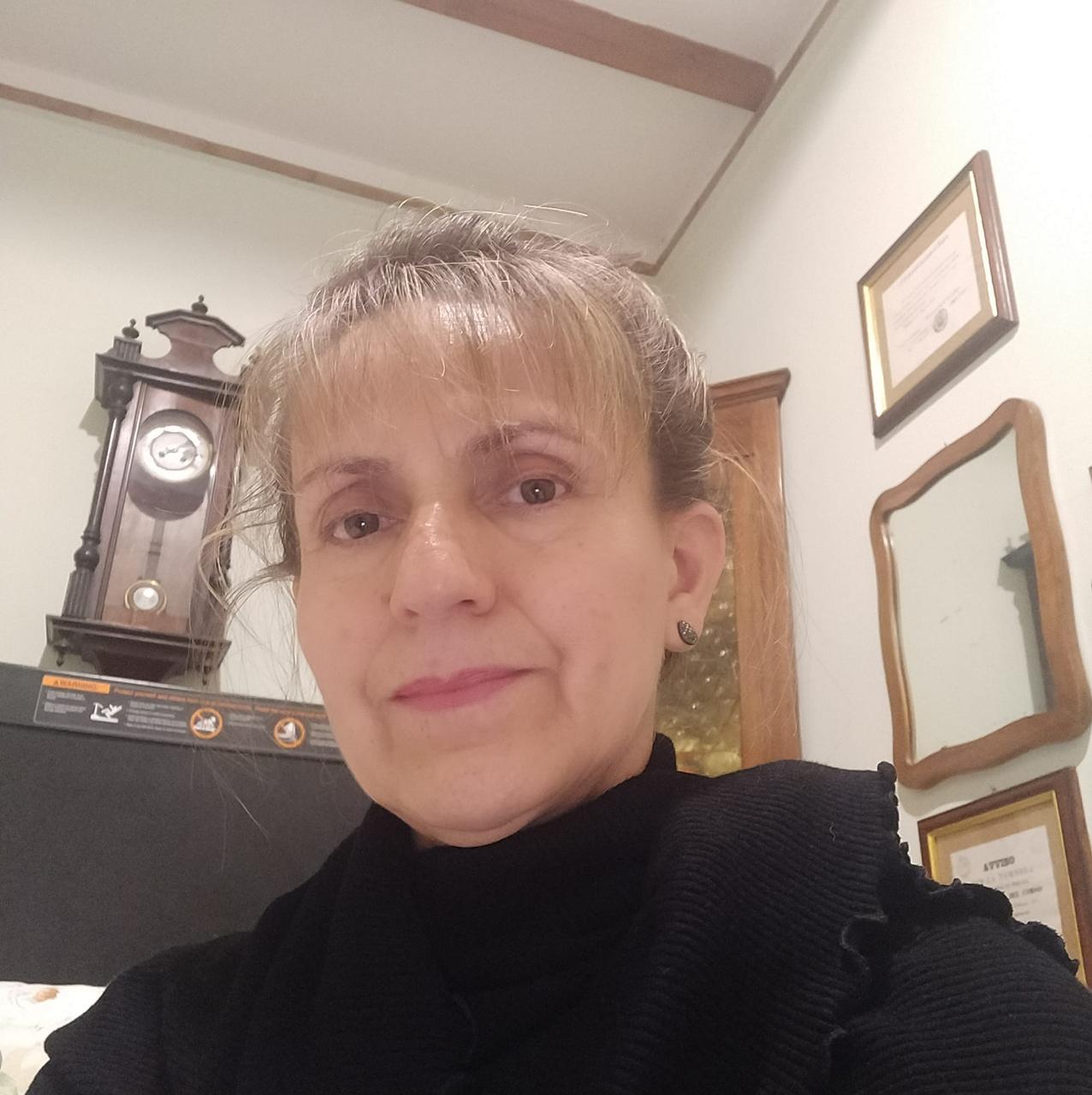 Señora: Mónica Piazzi